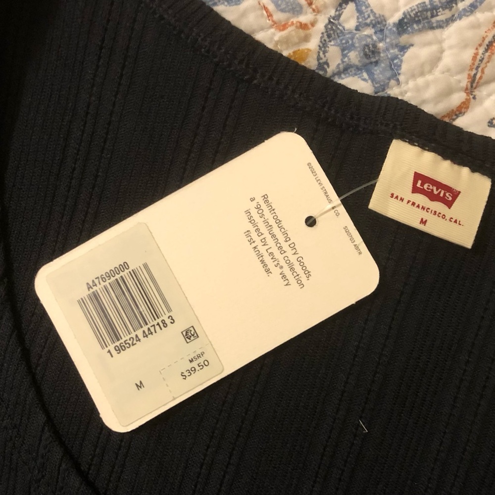 Levi’s Dry Goods Pointelle Top - Picture 9 of 9